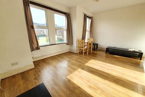 1 bedroom flat to rent, Beech Road, Bounds Green