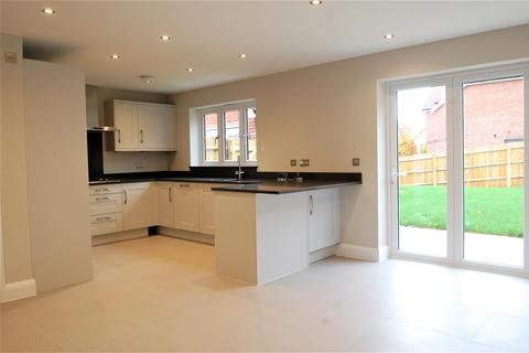 4 bedroom detached house to rent - Highfield Gardens, Liss