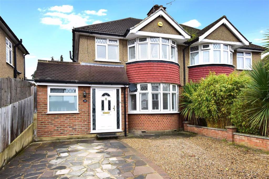 Dover Way, Croxley Green, Rickmansworth Hertfordshire, WD3 3 bed semi