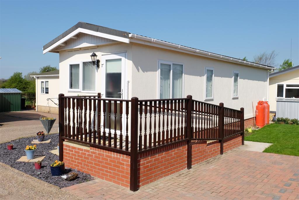 Greenacres Park, Spislby Road, Horncastle, LN9 6NJ 1 bed park home for
