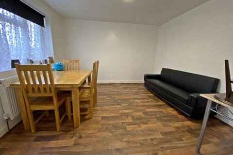 1 bedroom flat to rent, High Road, Seven Kings, IG3