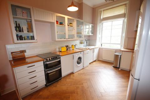 2 bedroom flat to rent, 4 Doune Quadrant, Kelvinbridge - Available 10th June 2024