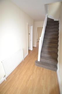 3 bedroom semi-detached house to rent, Hounslow Road, Feltham