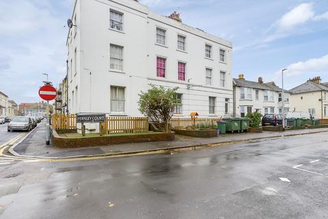 2 bedroom ground floor flat for sale, Fernley Court, Folkestone