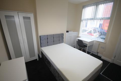 4 bedroom terraced house to rent - Warwick Street, Leicester, LE3, West End