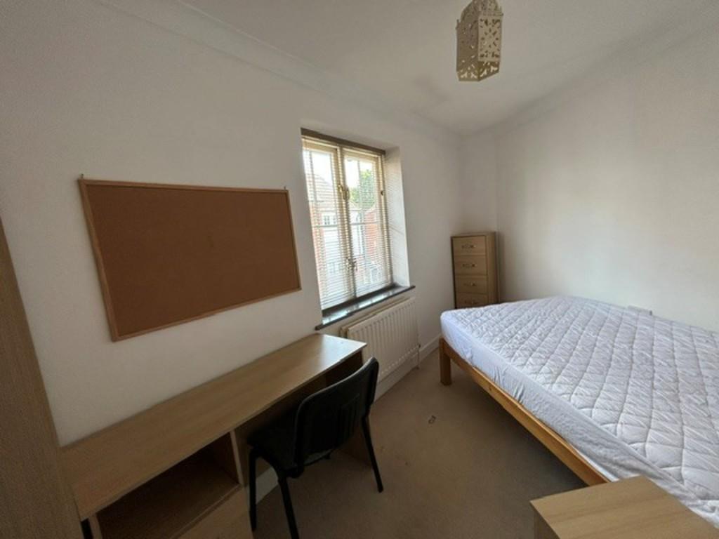 Bedroom (b)