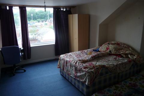 3 bedroom house to rent, 12 Spring Grove Walk Hyde Park  Leeds West Yorkshire