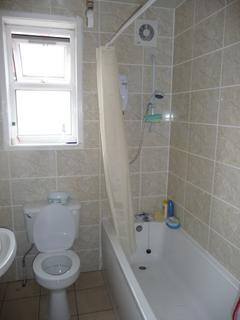 3 bedroom house to rent, 12 Spring Grove Walk Hyde Park  Leeds West Yorkshire