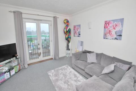 2 bedroom flat to rent, AVELINE COURT