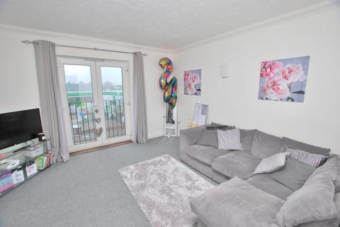 2 bedroom flat to rent, AVELINE COURT