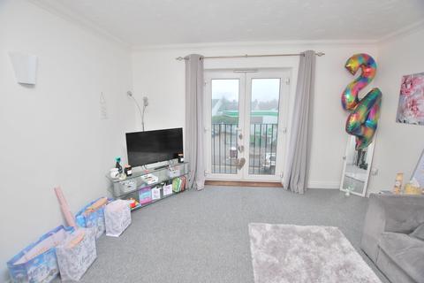 2 bedroom flat to rent, AVELINE COURT