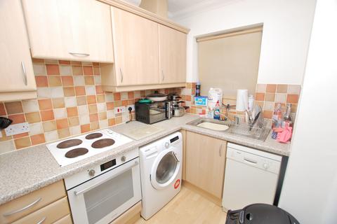 2 bedroom flat to rent, AVELINE COURT