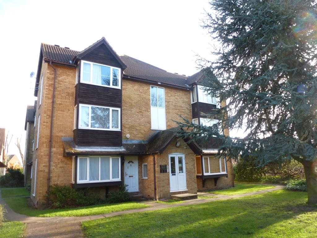 Knights Manor Way Dartford DA1 Studio to rent £600 pcm (£138 pw)