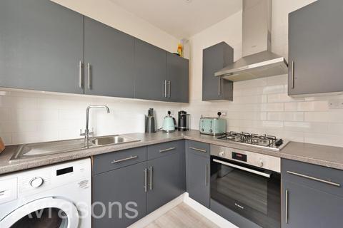 1 bedroom flat to rent, Clapham Road, Oval