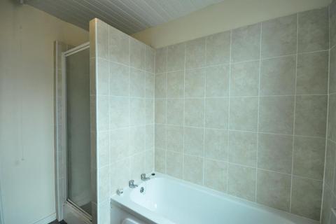 2 bedroom terraced house to rent, Harold Place, Hyde Park, Leeds LS6 1PQ