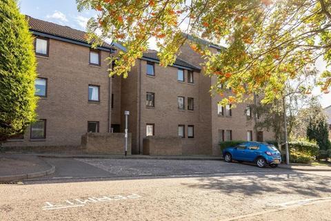 2 bedroom flat to rent, Boat Green, Canonmills, Edinburgh, EH3