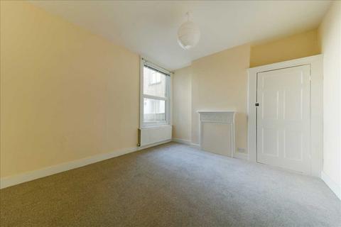 3 bedroom apartment to rent, Arthur Road, Wimbledon Park