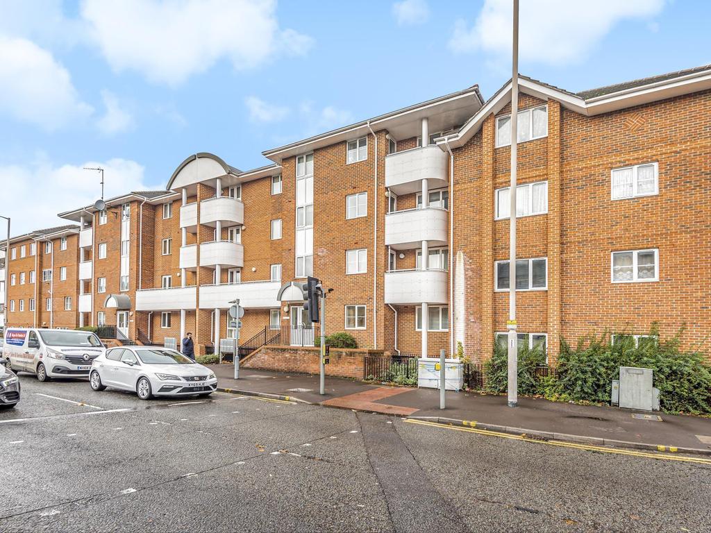 Kings Oak Court, Queens Road, Reading, RG1 2 bed apartment £229,950