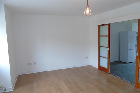 3 bedroom flat to rent, Allanfield, Leith, Edinburgh, EH7