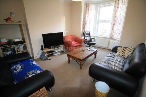 4 bedroom terraced house to rent - Donnington Road, Reading