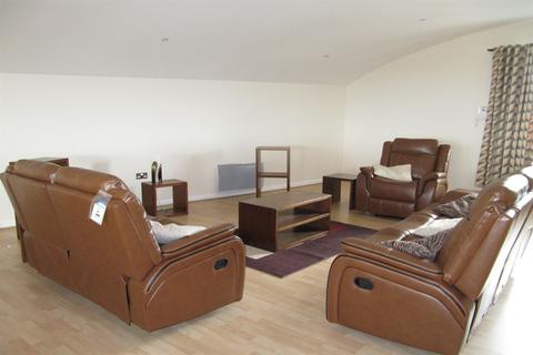 3 bedroom apartment to rent, Crown Heights, Basingstoke