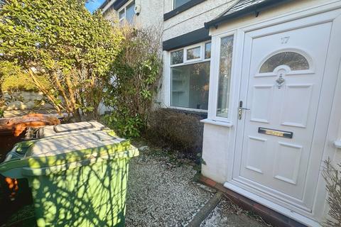 3 bedroom semi-detached house to rent, Newlaithes Gardens, Leeds LS18
