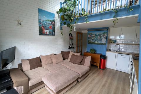 2 bedroom flat to rent, Porthtowan
