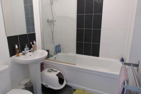 1 bedroom flat for sale, London Road, Wallington