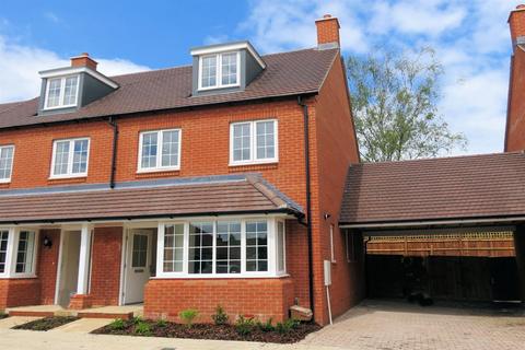 3 bedroom semi-detached house to rent, Clayton Road, Lane End, HP14 3GA
