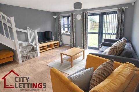 2 bedroom semi-detached house to rent, Wicket Grove, Lenton