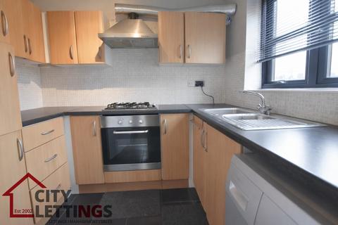 2 bedroom semi-detached house to rent, Wicket Grove, Lenton