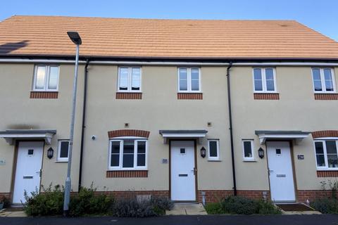 3 bedroom terraced house to rent, Station Road, Calne SN11