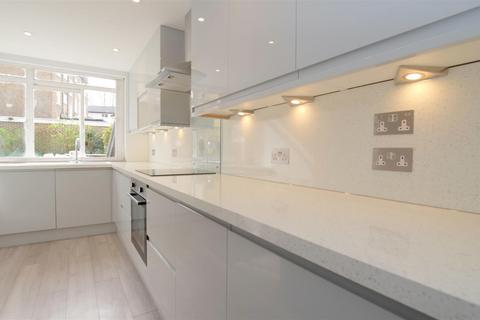 2 bedroom apartment to rent, Greville Place, St John's Wood, NW6