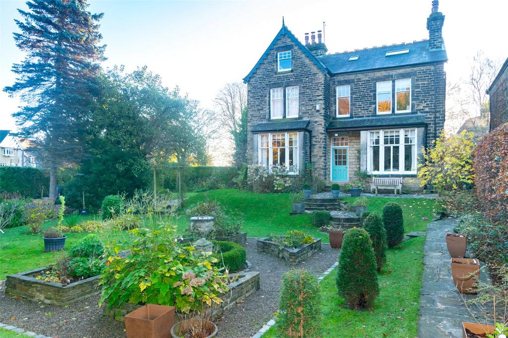 Wetherby Road, Leeds, West Yorkshire, LS8 7 bed detached house £845,000