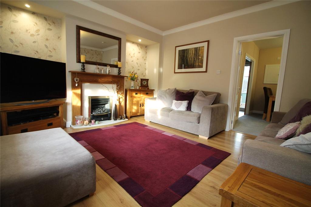 Stead Lane, Hoyland Common, S74 4 bed semidetached house £180,000