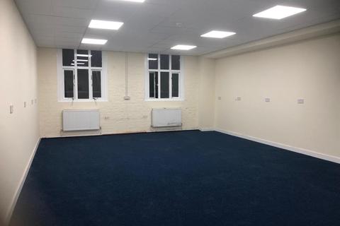 Property to rent - Hamilton Road, Manchester, M13