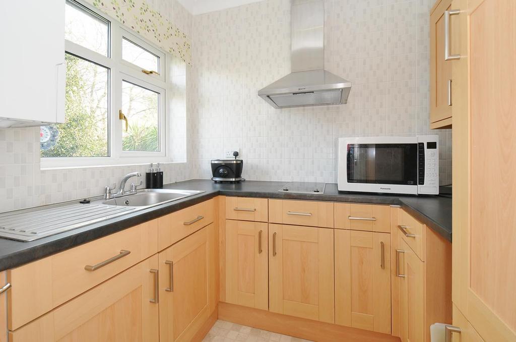 Royal Bay Cottage, Barrack Lane, Aldwick, Bognor Regis, PO21 1 bed