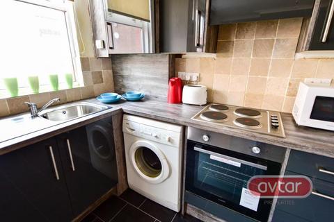 2 bedroom terraced house to rent, Harold Walk, Hyde Park, Leeds LS6 1PS