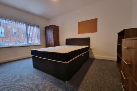 4 bedroom terraced house to rent, Mayville Avenue, Hyde Park, Leeds LS6 1NQ