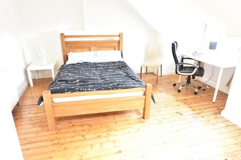 undefined, Meadow View, Hyde Park, Leeds LS6 1JG