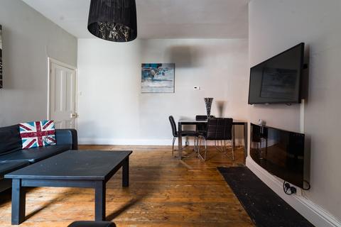 3 bedroom flat to rent, Thornleigh Road, Newcastle Upon Tyne