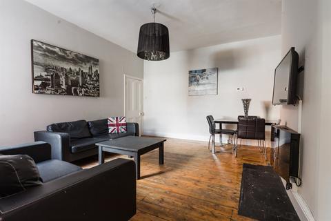 3 bedroom flat to rent, Thornleigh Road, Newcastle Upon Tyne