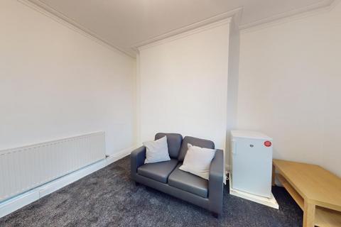 1 bedroom flat to rent - Providence Avenue, Woodhouse, Leeds, LS6 2HN