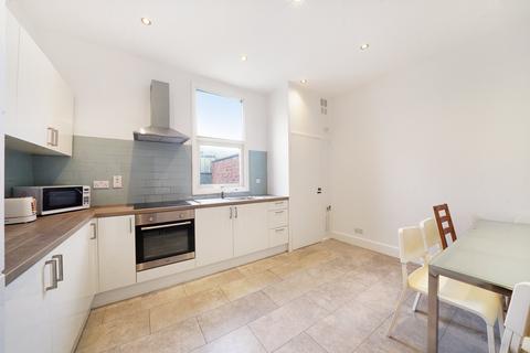 4 bedroom flat to rent, Marlborough Road, Archway