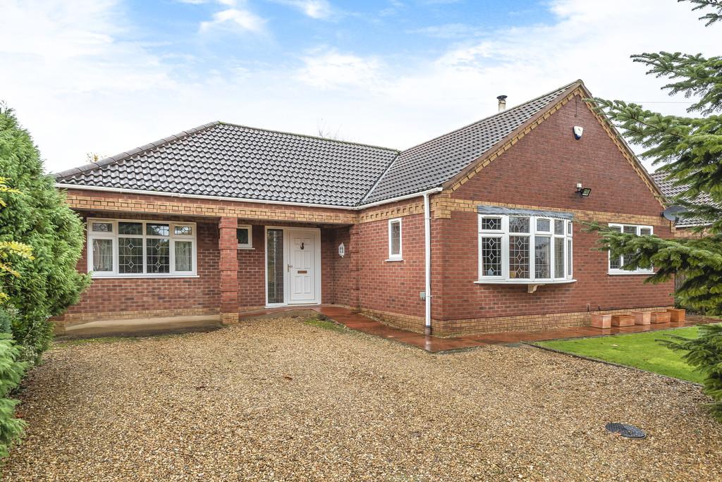 Chalk Road, Walpole St. Peter 4 bed detached bungalow £285,000