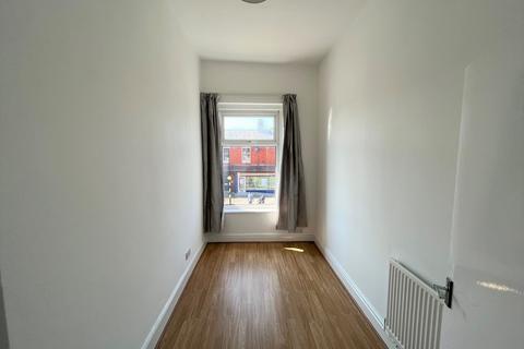 2 bedroom flat to rent, Longridge Road Preston PR2 6RJ