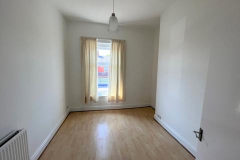 2 bedroom flat to rent, Longridge Road Preston PR2 6RJ