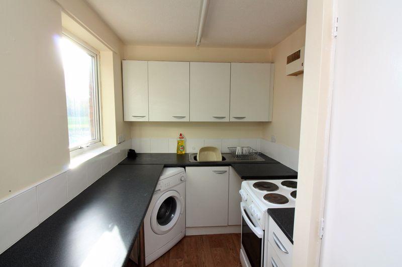 Oldfield, Clevedon Studio £525 pcm (£121 pw)