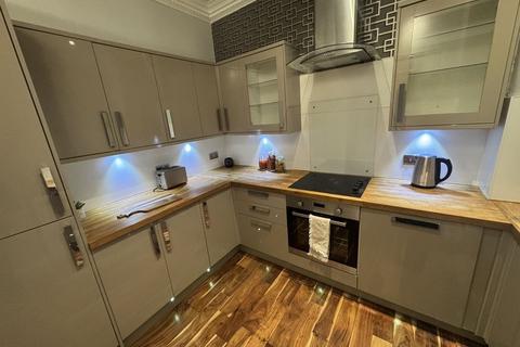 2 bedroom apartment to rent, Striven Gardens, North Kelvinside