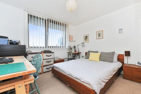 2 bedroom flat to rent, Dimville Heights, Spencer Way, London